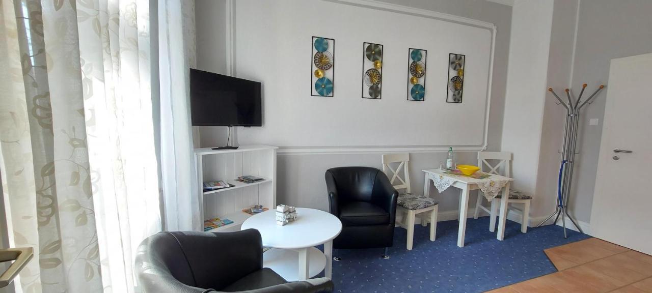 Ferienwohnungen Parkschloesschen Bad Pyrmont Dış mekan fotoğraf