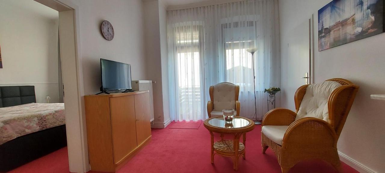 Ferienwohnungen Parkschloesschen Bad Pyrmont Dış mekan fotoğraf